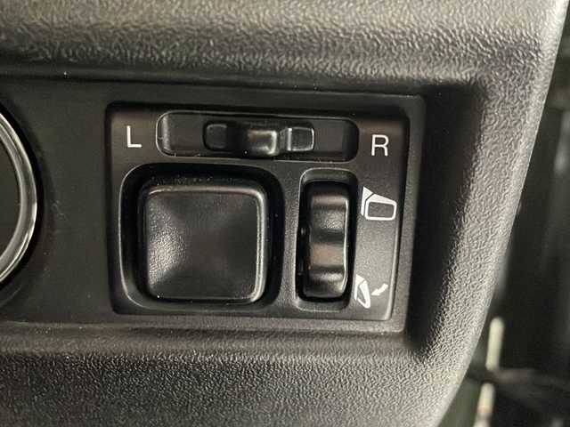 スズキ ジムニー XL 福岡県 2024(令6)年 0.9万km ジャングルグリーン ・社外SDナビ/（CD、DVD、フルセグ、Bluetooth）/・バックカメラ/・プッシュスタート/・衝突被害軽減ブレーキ/・レーンキープアシスト/・オートライト/・フォグライト/・アイドリングストップ/・ヘッドライトリベライザー/・ルーフキャリア/・ドライブレコーダー/・D/Nシートヒーター/・ETC/・背面タイヤ/・純正16インチAW