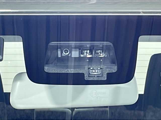 スズキ ジムニー XL 福岡県 2024(令6)年 0.9万km ジャングルグリーン ・社外SDナビ/（CD、DVD、フルセグ、Bluetooth）/・バックカメラ/・プッシュスタート/・衝突被害軽減ブレーキ/・レーンキープアシスト/・オートライト/・フォグライト/・アイドリングストップ/・ヘッドライトリベライザー/・ルーフキャリア/・ドライブレコーダー/・D/Nシートヒーター/・ETC/・背面タイヤ/・純正16インチAW