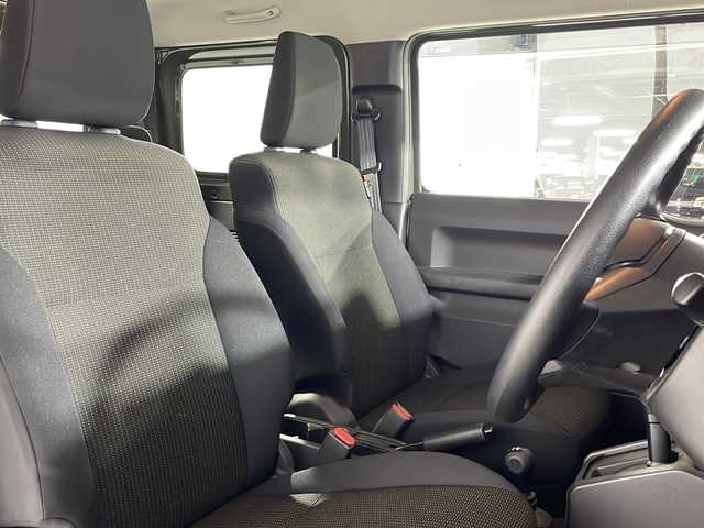 スズキ ジムニー XL 福岡県 2024(令6)年 0.9万km ジャングルグリーン ・社外SDナビ/（CD、DVD、フルセグ、Bluetooth）/・バックカメラ/・プッシュスタート/・衝突被害軽減ブレーキ/・レーンキープアシスト/・オートライト/・フォグライト/・アイドリングストップ/・ヘッドライトリベライザー/・ルーフキャリア/・ドライブレコーダー/・D/Nシートヒーター/・ETC/・背面タイヤ/・純正16インチAW