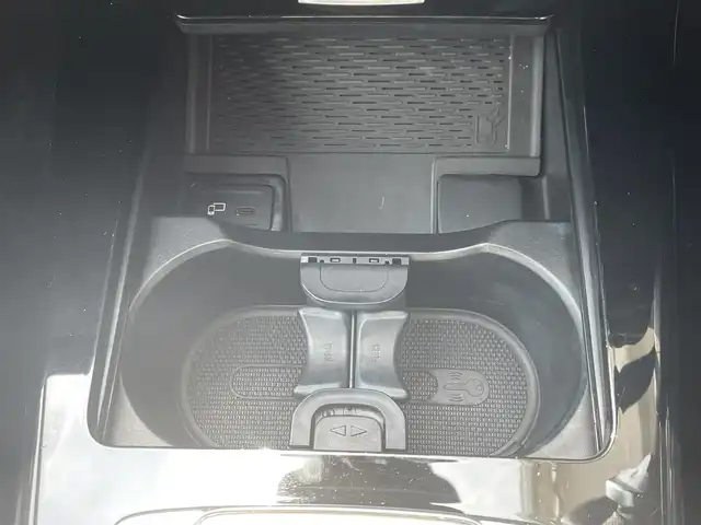 メルセデス・ベンツ Ｍ・ベンツ Ａ２００ｄ 兵庫県 2019(令1)年 3.7万km シルバー 純正メモリーナビ/Bluetooth/フルセグ/全方位カメラ/ワイヤレス充電/シートヒーター/パワーシート/レザーシート/クルーズコントロール/サンルーフ/パドルシフト/ETC2.0/純正フロアマット/純正アルミホイール/ISOFIX/スマートキー×２/エンジンスタートボタン/電動格納ミラー