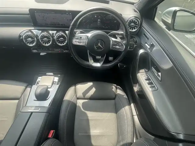 メルセデス・ベンツ Ｍ・ベンツ Ａ２００ｄ 兵庫県 2019(令1)年 3.7万km シルバー 純正メモリーナビ/Bluetooth/フルセグ/全方位カメラ/ワイヤレス充電/シートヒーター/パワーシート/レザーシート/クルーズコントロール/サンルーフ/パドルシフト/ETC2.0/純正フロアマット/純正アルミホイール/ISOFIX/スマートキー×２/エンジンスタートボタン/電動格納ミラー