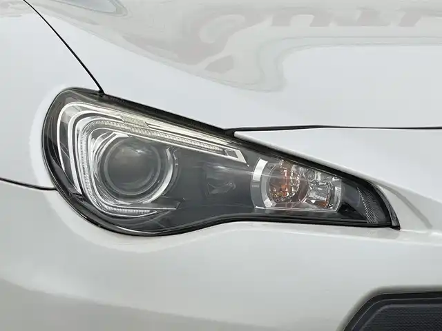 スバル ＢＲＺ S 愛知県 2013(平25)年 7.3万km サテンホワイトパール 6速MT/モデリスタエアロ（S/R）/トランクスポイラー/RAYSボルクレーシング18インチAW/柿本改4本出しマフラー/TEIN車高調/強化クラッチ/アペックスインテークパイプ/社外エアクリーナー/カロッツェリア製ナビ（AVIC-MRZ099）/・フルセグTV/・CD/DVD/・Bluetooth/・AUX/バックカメラ/キセノンヘッドライト/オートライト/本革巻きステアリング/本革巻きシフトノブ/アルミペダル/純正フロアマット/ETC
