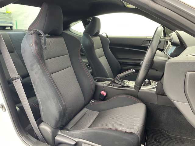 スバル ＢＲＺ S 愛知県 2013(平25)年 7.3万km サテンホワイトパール 6速MT/モデリスタエアロ（S/R）/トランクスポイラー/RAYSボルクレーシング18インチAW/柿本改4本出しマフラー/TEIN車高調/強化クラッチ/アペックスインテークパイプ/社外エアクリーナー/カロッツェリア製ナビ（AVIC-MRZ099）/・フルセグTV/・CD/DVD/・Bluetooth/・AUX/バックカメラ/キセノンヘッドライト/オートライト/本革巻きステアリング/本革巻きシフトノブ/アルミペダル/純正フロアマット/ETC