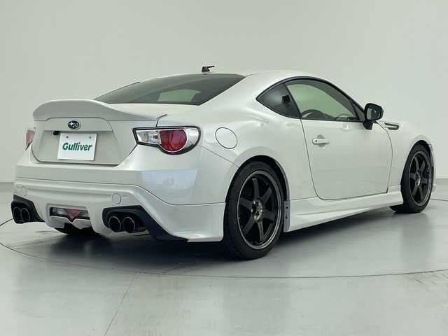 スバル ＢＲＺ S 愛知県 2013(平25)年 7.3万km サテンホワイトパール 6速MT/モデリスタエアロ（S/R）/トランクスポイラー/RAYSボルクレーシング18インチAW/柿本改4本出しマフラー/TEIN車高調/強化クラッチ/アペックスインテークパイプ/社外エアクリーナー/カロッツェリア製ナビ（AVIC-MRZ099）/・フルセグTV/・CD/DVD/・Bluetooth/・AUX/バックカメラ/キセノンヘッドライト/オートライト/本革巻きステアリング/本革巻きシフトノブ/アルミペダル/純正フロアマット/ETC