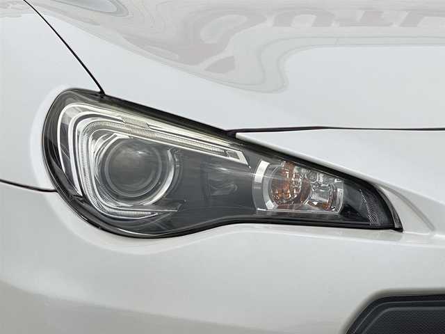 スバル ＢＲＺ S 神奈川県 2013(平25)年 7.3万km サテンホワイトパール 6速MT/モデリスタエアロ（S/R）/トランクスポイラー/RAYSボルクレーシング18インチAW/柿本改4本出しマフラー/TEIN車高調/強化クラッチ/アペックスインテークパイプ/社外エアクリーナー/カロッツェリア製ナビ（AVIC-MRZ099）/・フルセグTV/・CD/DVD/・Bluetooth/・AUX/バックカメラ/キセノンヘッドライト/オートライト/本革巻きステアリング/本革巻きシフトノブ/アルミペダル/純正フロアマット/ETC