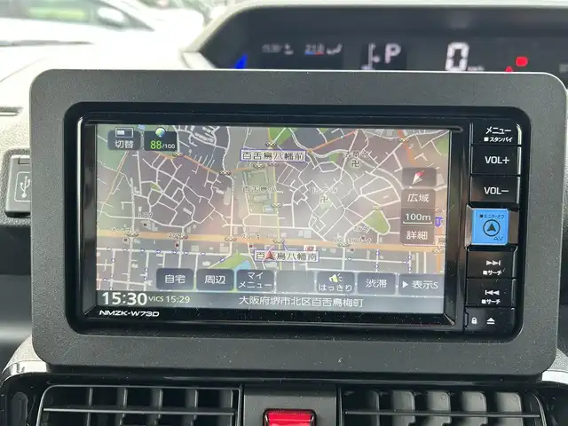 ダイハツ タント カスタム X 大阪府 2023(令5)年 0.2万km レーザーブルークリスタルシャイン スマートアシスト/・衝突回避支援ブレーキ機能(対車両・対歩行者［昼夜］）/・衝突警報機能(対車両・対歩行者［昼夜］)/・ブレーキ制御付誤発進抑制機能(前方・後方)/・車線逸脱抑制制御機能/・車線逸脱警報機能/・路側逸脱警報機能/・ふらつき警報/・先行車発進お知らせ機能/・標識認識機能（進入禁止/最高速度/一時停止)/・AHB(オートハイビーム)/・ADB(アダプティブドライビングビーム)/・サイドビューランプ/ダイハツ純正ナビ/・CD/DVD/・Bluetooth/・バックカメラ/・ステアリングスイッチ（オーディオ操作用/ハンズフリー通話用）/ダイハツ純正14インチアルミホイール/クルーズコントロール/両側パワースライドドア/LEDヘッドライト/前席シートヒーター/ビルトインETC/アイドリングストップ/純正マット/ワンオーナー/新車保証書/取扱説明書