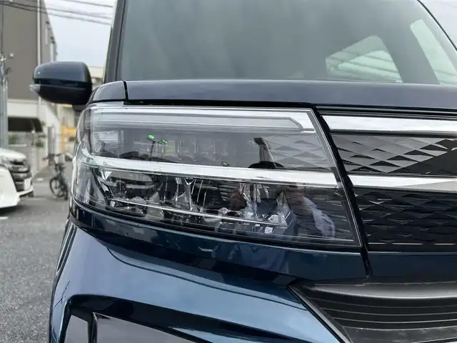 ダイハツ タント カスタム X 大阪府 2023(令5)年 0.2万km レーザーブルークリスタルシャイン スマートアシスト/・衝突回避支援ブレーキ機能(対車両・対歩行者［昼夜］）/・衝突警報機能(対車両・対歩行者［昼夜］)/・ブレーキ制御付誤発進抑制機能(前方・後方)/・車線逸脱抑制制御機能/・車線逸脱警報機能/・路側逸脱警報機能/・ふらつき警報/・先行車発進お知らせ機能/・標識認識機能（進入禁止/最高速度/一時停止)/・AHB(オートハイビーム)/・ADB(アダプティブドライビングビーム)/・サイドビューランプ/ダイハツ純正ナビ/・CD/DVD/・Bluetooth/・バックカメラ/・ステアリングスイッチ（オーディオ操作用/ハンズフリー通話用）/ダイハツ純正14インチアルミホイール/クルーズコントロール/両側パワースライドドア/LEDヘッドライト/前席シートヒーター/ビルトインETC/アイドリングストップ/純正マット/ワンオーナー/新車保証書/取扱説明書