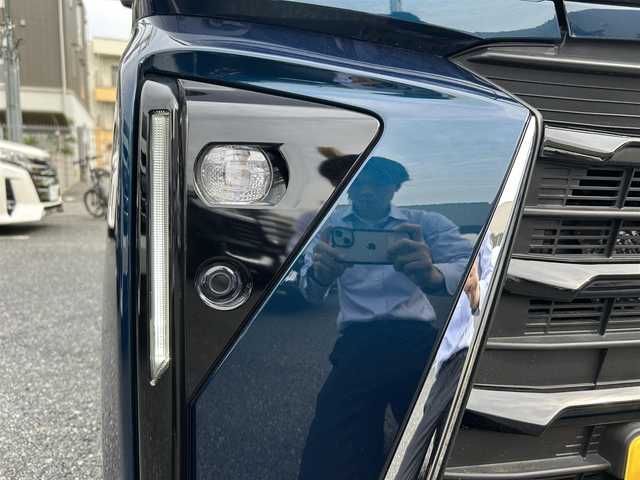 ダイハツ タント カスタム X 大阪府 2023(令5)年 0.2万km レーザーブルークリスタルシャイン スマートアシスト/・衝突回避支援ブレーキ機能(対車両・対歩行者［昼夜］）/・衝突警報機能(対車両・対歩行者［昼夜］)/・ブレーキ制御付誤発進抑制機能(前方・後方)/・車線逸脱抑制制御機能/・車線逸脱警報機能/・路側逸脱警報機能/・ふらつき警報/・先行車発進お知らせ機能/・標識認識機能（進入禁止/最高速度/一時停止)/・AHB(オートハイビーム)/・ADB(アダプティブドライビングビーム)/・サイドビューランプ/ダイハツ純正ナビ/・CD/DVD/・Bluetooth/・バックカメラ/・ステアリングスイッチ（オーディオ操作用/ハンズフリー通話用）/ダイハツ純正14インチアルミホイール/クルーズコントロール/両側パワースライドドア/LEDヘッドライト/前席シートヒーター/ビルトインETC/アイドリングストップ/純正マット/ワンオーナー/新車保証書/取扱説明書