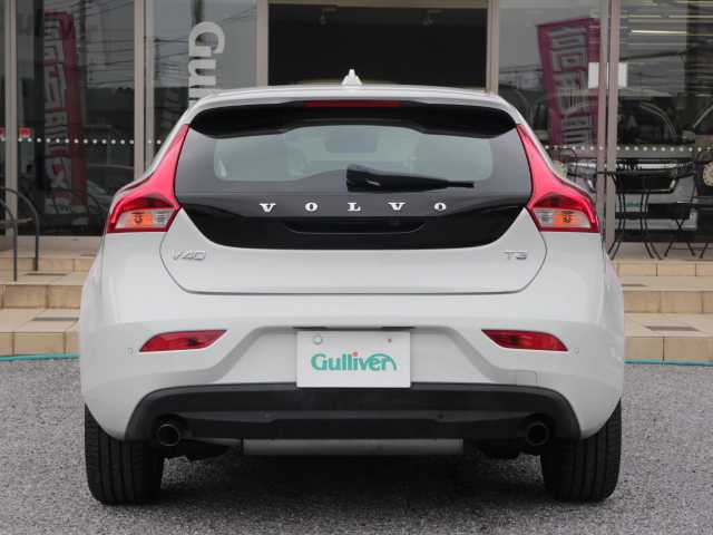 ボルボ Ｖ４０ T3 モメンタム 千葉県 2017(平29)年 3.2万km 白 純正HDDナビ/フルセグTV/Bluetooth/AM/FM/CD/DVD/純正ドライブレコーダー/純正17インチAW/前席シートヒーター /D席パワーシート/スマートキー×2個/アイドリングストップ/パドルシフト/アダプティブクルーズコントロール/衝突軽減ブレーキ/フロアマット/取扱説明書/保証書