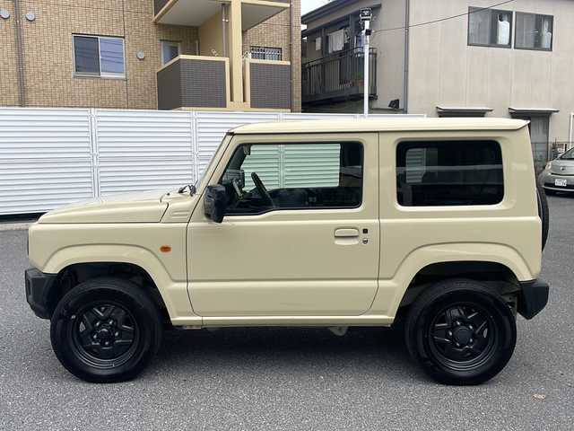 スズキ ジムニー XL 広島県 2019(令1)年 2.4万km シフォンアイボリーM /登録時走行距離/　　　　　　　23642キロ/ワンオーナー/4WD/純正ナビ/バックカメラ/地デジ/シートヒーター/スペアキー×１/ビルトインETC/新車時整備手帳/　　【保証書】/取扱説明書/