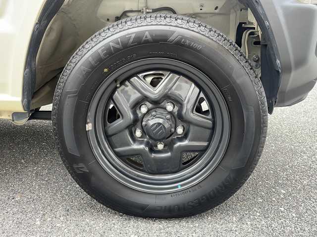 スズキ ジムニー XL 広島県 2019(令1)年 2.4万km シフォンアイボリーM /登録時走行距離/　　　　　　　23642キロ/ワンオーナー/4WD/純正ナビ/バックカメラ/地デジ/シートヒーター/スペアキー×１/ビルトインETC/新車時整備手帳/　　【保証書】/取扱説明書/
