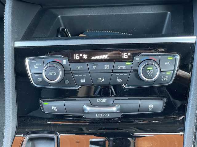 ＢＭＷ ２１８ｄ アクティブツアラー ラグジュアリー 鹿児島県 2018(平30)年 2.4万km サファイアブラックP 黒レザーシート/ヘッドアップディスプレイ/純正HDDナビ/バックカメラ/アイドリングストップ/アクティブクルーズコントロール/プッシュスタート/パワーバックドア/ETC