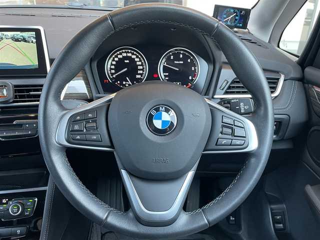 ＢＭＷ ２１８ｄ アクティブツアラー ラグジュアリー 鹿児島県 2018(平30)年 2.4万km サファイアブラックP 黒レザーシート/ヘッドアップディスプレイ/純正HDDナビ/バックカメラ/アイドリングストップ/アクティブクルーズコントロール/プッシュスタート/パワーバックドア/ETC