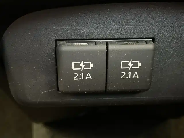トヨタ シエンタ G 埼玉県 2019(平31)年 2.8万km ラディアントグリーンM トヨタセーフティセンス/純正ナビ/　　CD/BT/ワンセグTV/パノラミックビューモニター/両側パワースライドドア/LEDオートライト/ステアリングスイッチ/ドライブレコーダー/プッシュスタート/スペアキー×1/ETC/禁煙車