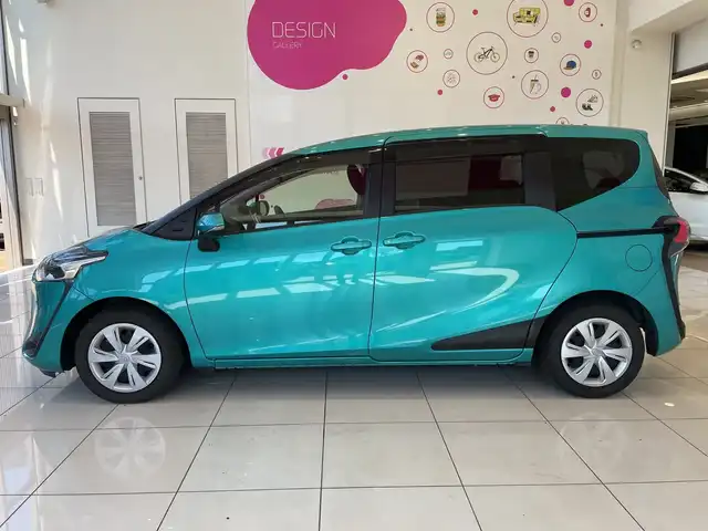 トヨタ シエンタ G 埼玉県 2019(平31)年 2.8万km ラディアントグリーンM トヨタセーフティセンス/純正ナビ/　　CD/BT/ワンセグTV/パノラミックビューモニター/両側パワースライドドア/LEDオートライト/ステアリングスイッチ/ドライブレコーダー/プッシュスタート/スペアキー×1/ETC/禁煙車
