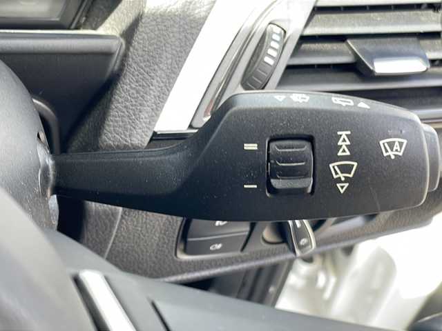 ＢＭＷ １１８ｉ Mスポーツパッケージ 山梨県 2017(平29)年 2.1万km パール 衝突軽減ブレーキ/純正メモリナビ/ＣＤＤＶＤＢＴ/アイドリングストップ/バックカメラ/クルーズコントロール/プッシュスタート/ETC/純正HIDヘッドライト/スペアキー/スタッドレス積み込み