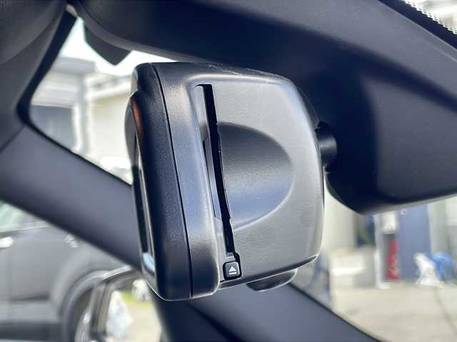 ＢＭＷ １１８ｉ Mスポーツパッケージ 山梨県 2017(平29)年 2.1万km パール 衝突軽減ブレーキ/純正メモリナビ/ＣＤＤＶＤＢＴ/アイドリングストップ/バックカメラ/クルーズコントロール/プッシュスタート/ETC/純正HIDヘッドライト/スペアキー/スタッドレス積み込み