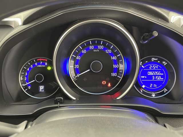 ホンダ フィット 13G Lパッケージ 宮崎県 2015(平27)年 8.3万km プレミアムホワイトパールⅡ 禁煙車/純正メモリーナビ　VXM-165VFi/（フルセグTV/CD/DVD/Bluetooth）/バックカメラ/シティブレーキアシストCTBA/クルーズコントロール/ステアリングスイッチ/純正フロアマット/純正LEDオートライト/電動格納ミラー/スマートキー/プッシュスタート/ETC/12V電源