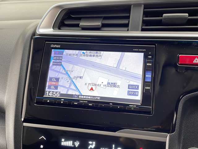 ホンダ フィット 13G Lパッケージ 宮崎県 2015(平27)年 8.3万km プレミアムホワイトパールⅡ 禁煙車/純正メモリーナビ　VXM-165VFi/（フルセグTV/CD/DVD/Bluetooth）/バックカメラ/シティブレーキアシストCTBA/クルーズコントロール/ステアリングスイッチ/純正フロアマット/純正LEDオートライト/電動格納ミラー/スマートキー/プッシュスタート/ETC/12V電源