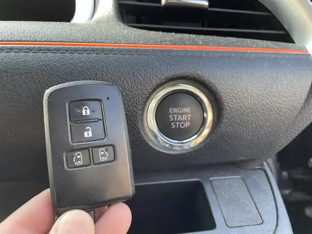 トヨタ シエンタ G 大阪府 2016(平28)年 10.3万km ブラックマイカ ”(株)IDOMが運営する【じしゃロン堺店】の自社ローン専用車両になります。/こちらは現金またはオートローンご利用時の価格です。自社ローンご希望の方は別途その旨お申付け下さい”