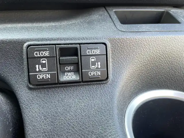 トヨタ シエンタ G 大阪府 2016(平28)年 10.3万km ブラックマイカ ”(株)IDOMが運営する【じしゃロン堺店】の自社ローン専用車両になります。/こちらは現金またはオートローンご利用時の価格です。自社ローンご希望の方は別途その旨お申付け下さい”