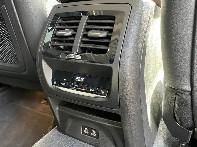 ＢＭＷ Ｘ３ xDrive20d 福島県 2023(令5)年 3.4万km ミネラルホワイト ワンオーナー/パノラマサンルーフ/Harman/Kardon/レザーシート/パワーシート/全席シートヒーター/前席ベンチレーション/ランバーサポート/後席シートリクライニング付き/後席ロールシェード/アクティブクルーズコントロール/レーンキープ/ブラインドスポット/純正ナビ/360°カメラ/フルセグTV/ジェスチャーコントロール/コンフォートアクセス/ミラー一体型ETC/アンビエントライト/前後ドライブレコーダー/ワイヤレス充電/電動リアゲート/コーナーセンサー/純正19インチAW/取扱説明書/保証書/スペアキー