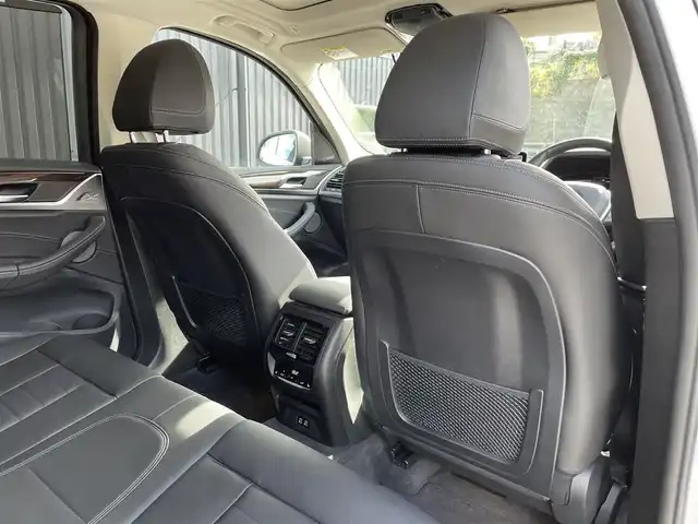 ＢＭＷ Ｘ３ xDrive20d 福島県 2023(令5)年 3.4万km ミネラルホワイト ワンオーナー/パノラマサンルーフ/Harman/Kardon/レザーシート/パワーシート/全席シートヒーター/前席ベンチレーション/ランバーサポート/後席シートリクライニング付き/後席ロールシェード/アクティブクルーズコントロール/レーンキープ/ブラインドスポット/純正ナビ/360°カメラ/フルセグTV/ジェスチャーコントロール/コンフォートアクセス/ミラー一体型ETC/アンビエントライト/前後ドライブレコーダー/ワイヤレス充電/電動リアゲート/コーナーセンサー/純正19インチAW/取扱説明書/保証書/スペアキー