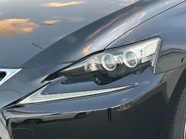 レクサス ＩＳ 300h バージョンL 山形県 2014(平26)年 3.9万km ブラック 純正ナビ/FM/AM/ワンセグTV/Bluetooth/レーダークルーズコントロール/サンルーフ/本革シート/パドルシフト/バックカメラ/EVモード/シートヒーター/エアーシート/パワーシート/LEDライト/ＡＵＴＯライト/フォグランプ/純正バイザー/純正マット