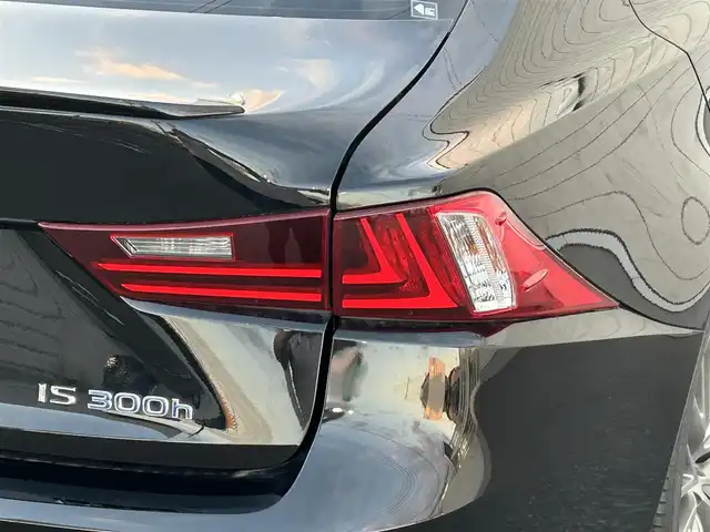 レクサス ＩＳ 300h バージョンL 山形県 2014(平26)年 3.9万km ブラック 純正ナビ/FM/AM/ワンセグTV/Bluetooth/レーダークルーズコントロール/サンルーフ/本革シート/パドルシフト/バックカメラ/EVモード/シートヒーター/エアーシート/パワーシート/LEDライト/ＡＵＴＯライト/フォグランプ/純正バイザー/純正マット