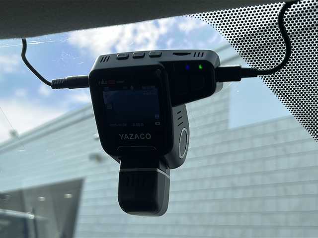 トヨタ ヴォクシー ZS 煌 茨城県 2010(平22)年 7.8万km ブラック 社外SDナビ/　　BT/CD/ワンセグ/バックカメラ/社外フリップダウンモニター/パドルシフト/両側パワースライドドア/純正16インチアルミホイール/革巻きステアリング/レザー調シートカバー/HIDオートライト/スマートキー/ETC