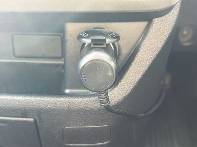 トヨタ ヴォクシー ZS 煌 茨城県 2010(平22)年 7.8万km ブラック 社外SDナビ/　　BT/CD/ワンセグ/バックカメラ/社外フリップダウンモニター/パドルシフト/両側パワースライドドア/純正16インチアルミホイール/革巻きステアリング/レザー調シートカバー/HIDオートライト/スマートキー/ETC