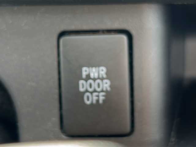 トヨタ ヴォクシー ZS 煌 茨城県 2010(平22)年 7.8万km ブラック 社外SDナビ/　　BT/CD/ワンセグ/バックカメラ/社外フリップダウンモニター/パドルシフト/両側パワースライドドア/純正16インチアルミホイール/革巻きステアリング/レザー調シートカバー/HIDオートライト/スマートキー/ETC