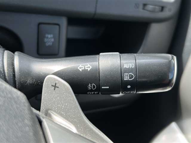 トヨタ ヴォクシー ZS 煌 茨城県 2010(平22)年 7.8万km ブラック 社外SDナビ/　　BT/CD/ワンセグ/バックカメラ/社外フリップダウンモニター/パドルシフト/両側パワースライドドア/純正16インチアルミホイール/革巻きステアリング/レザー調シートカバー/HIDオートライト/スマートキー/ETC