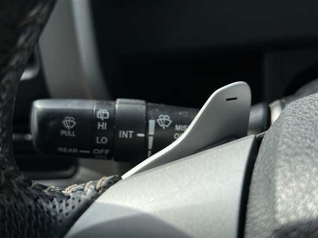 トヨタ ヴォクシー ZS 煌 茨城県 2010(平22)年 7.8万km ブラック 社外SDナビ/　　BT/CD/ワンセグ/バックカメラ/社外フリップダウンモニター/パドルシフト/両側パワースライドドア/純正16インチアルミホイール/革巻きステアリング/レザー調シートカバー/HIDオートライト/スマートキー/ETC