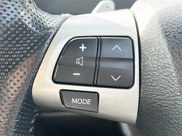 トヨタ ヴォクシー ZS 煌 茨城県 2010(平22)年 7.8万km ブラック 社外SDナビ/　　BT/CD/ワンセグ/バックカメラ/社外フリップダウンモニター/パドルシフト/両側パワースライドドア/純正16インチアルミホイール/革巻きステアリング/レザー調シートカバー/HIDオートライト/スマートキー/ETC