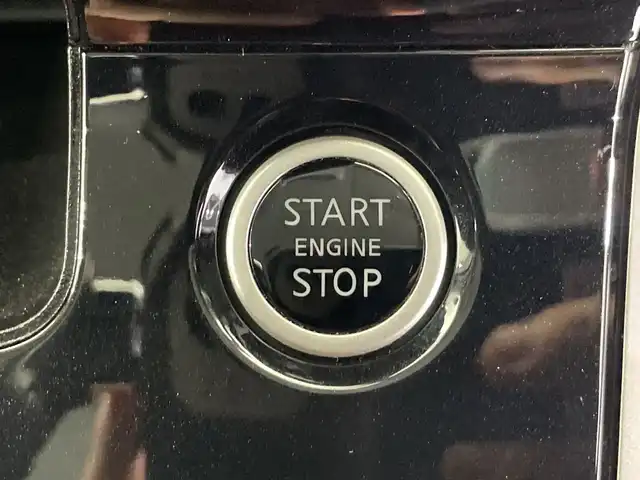 日産 セレナ オーテック スポーツスペック 栃木県 2019(令1)年 6.3万km ダイヤモンドブラック メモリーナビ/（CD/DVD/Bluetooth/USB/フルセグTV）/バックカメラ/全方位カメラ/プロパイロット/衝突軽減ブレーキ/前後コーナーセンサー/ETC/前方ドライブレコーダー/オートライト/LEDヘッドライト/横滑り防止装置/スマートキー/プッシュスタート/電動格納ミラー/純正アルミホイール/純正フロアマット