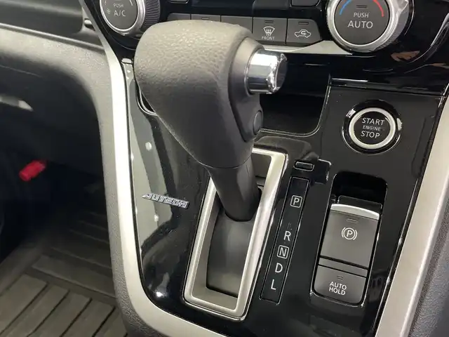 日産 セレナ オーテック スポーツスペック 栃木県 2019(令1)年 6.3万km ダイヤモンドブラック メモリーナビ/（CD/DVD/Bluetooth/USB/フルセグTV）/バックカメラ/全方位カメラ/プロパイロット/衝突軽減ブレーキ/前後コーナーセンサー/ETC/前方ドライブレコーダー/オートライト/LEDヘッドライト/横滑り防止装置/スマートキー/プッシュスタート/電動格納ミラー/純正アルミホイール/純正フロアマット