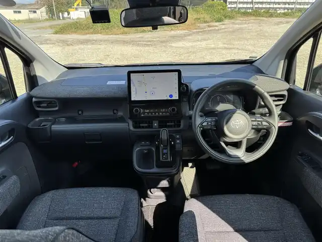 トヨタ シエンタ ハイブリッド Z 兵庫県 2025(令7)年 1万km 黒 ワンオーナー/10.5インチ純正ナビ/フルセグTV/パノラミックビューモニター/ビルトインETC/ドラレコ/両側パワースライドドア/ブラインドスポットモニター/オートハイビーム/レーダークルーズコントール/レーンキープアシスト/LEDヘッドライト