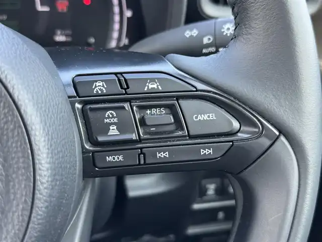 トヨタ シエンタ ハイブリッド Z 兵庫県 2025(令7)年 1万km 黒 ワンオーナー/10.5インチ純正ナビ/フルセグTV/パノラミックビューモニター/ビルトインETC/ドラレコ/両側パワースライドドア/ブラインドスポットモニター/オートハイビーム/レーダークルーズコントール/レーンキープアシスト/LEDヘッドライト