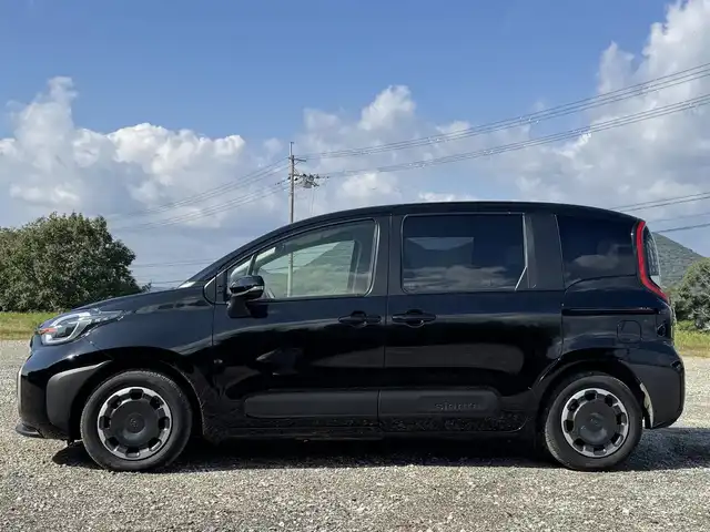 トヨタ シエンタ ハイブリッド Z 兵庫県 2025(令7)年 1万km 黒 ワンオーナー/10.5インチ純正ナビ/フルセグTV/パノラミックビューモニター/ビルトインETC/ドラレコ/両側パワースライドドア/ブラインドスポットモニター/オートハイビーム/レーダークルーズコントール/レーンキープアシスト/LEDヘッドライト