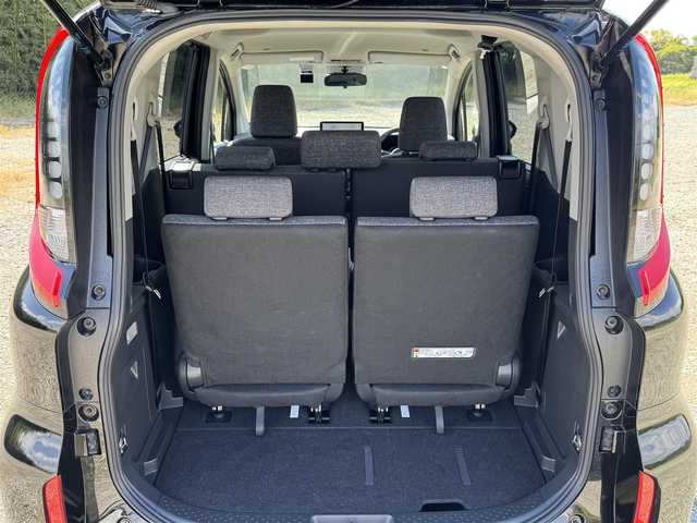 トヨタ シエンタ ハイブリッド Z 兵庫県 2025(令7)年 1万km 黒 ワンオーナー/10.5インチ純正ナビ/フルセグTV/パノラミックビューモニター/ビルトインETC/ドラレコ/両側パワースライドドア/ブラインドスポットモニター/オートハイビーム/レーダークルーズコントール/レーンキープアシスト/LEDヘッドライト