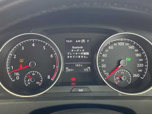 フォルクスワーゲン ゴルフ TSIコンフォートライン 愛媛県 2017(平29)年 2.2万km 黒 バックカメラ/HDDナビ/フルセグテレビ/ETC/追従型クルーズコントロール/ワンオーナー/Bluetooth接続/純正アルミホイール/純正フロアマット/レーンキープアシスト/オートライト/プッシュスタート/アイドリングストップ