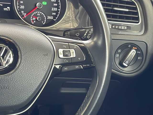 フォルクスワーゲン ゴルフ TSIコンフォートライン 愛媛県 2017(平29)年 2.2万km 黒 バックカメラ/HDDナビ/フルセグテレビ/ETC/追従型クルーズコントロール/ワンオーナー/Bluetooth接続/純正アルミホイール/純正フロアマット/レーンキープアシスト/オートライト/プッシュスタート/アイドリングストップ