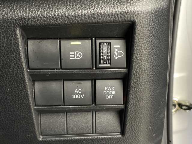 トヨタ ノア ハイブリッド S－Z 鹿児島県 2022(令4)年 4.6万km ホワイトパールクリスタルシャイン 純正10型ナビ機能付きディスプレイオーディオ/（CD/DVD/Bluetooth/HDMI/フルセグ）/純正14型フリップダウン/HDMI入力/ETC/レーダークルーズコントロール/プリクラッシュ/オートライト/オートマチックハイビーム/ハーフレザーシート/シートヒーター/BSM/スマートキー/プッシュスタート