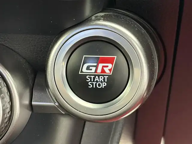 トヨタ ＧＲ８６ RZ 愛知県 2021(令3)年 2.7万km クリスタルホワイトパール ・純正９インチナビ/フルセグTV/（CD/DVD/BT再生可能）/NSZT-Y68T/・純正エアロ/・HKS車高調/・WORK１８インチAW/225/40/R18/・ハーフレザーシート/・前席ヒーター付きシート/・後方コーナーセンサー/・前後ドライブレコーダー/・プリクラッシュセーフティ/・レーンキープアシスト/・パドルシフト/・純正LEDライト/・スマートキー/・ETC