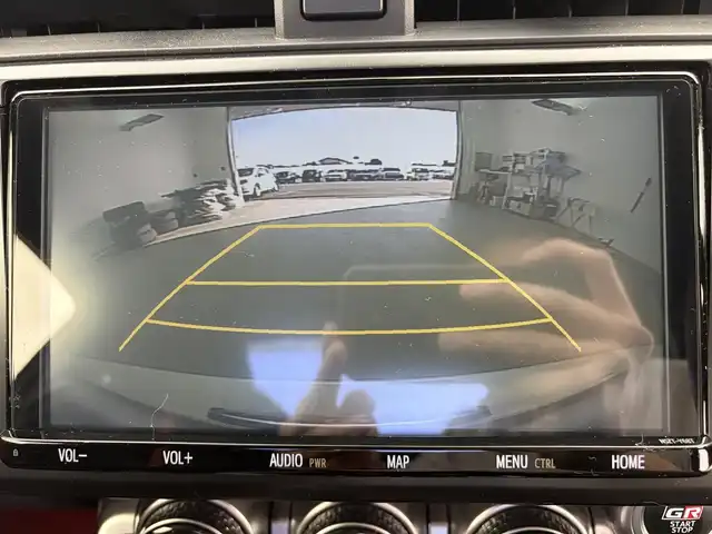 トヨタ ＧＲ８６ RZ 愛知県 2021(令3)年 2.7万km クリスタルホワイトパール ・純正９インチナビ/フルセグTV/（CD/DVD/BT再生可能）/NSZT-Y68T/・純正エアロ/・HKS車高調/・WORK１８インチAW/225/40/R18/・ハーフレザーシート/・前席ヒーター付きシート/・後方コーナーセンサー/・前後ドライブレコーダー/・プリクラッシュセーフティ/・レーンキープアシスト/・パドルシフト/・純正LEDライト/・スマートキー/・ETC