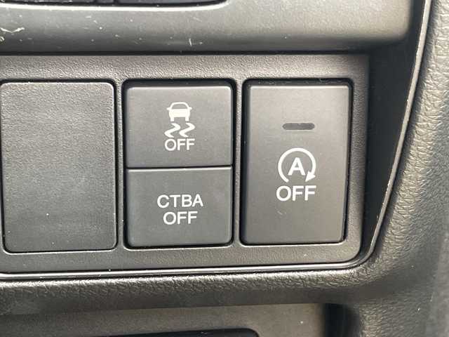 ホンダ オデッセイ アブソルート 沖縄県 2015(平27)年 11.7万km クリスタルブラックパール 純正ナビ　/CD/DVD/BT/フルセグ/フリップダウンモニター　/バックカメラ　/両側パワースライドドア　/クルーズコントロール　/ＬＥＤヘッドライト　/ハーフレザーシート　/社外アルミホイール/ステアリングスイッチ/アイドリングストップ/デジタルインナーミラー/電動格納ミラー/オートライト/スマートキー/ETC