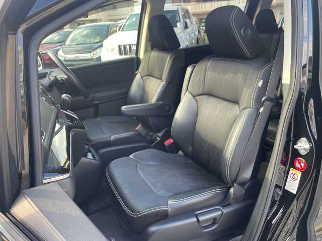 ホンダ オデッセイ アブソルート 沖縄県 2015(平27)年 11.7万km クリスタルブラックパール 純正ナビ　/CD/DVD/BT/フルセグ/フリップダウンモニター　/バックカメラ　/両側パワースライドドア　/クルーズコントロール　/ＬＥＤヘッドライト　/ハーフレザーシート　/社外アルミホイール/ステアリングスイッチ/アイドリングストップ/デジタルインナーミラー/電動格納ミラー/オートライト/スマートキー/ETC