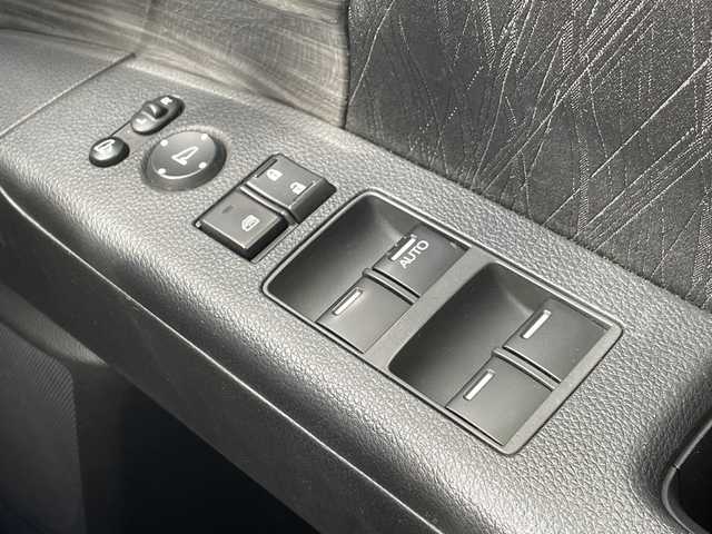 ホンダ オデッセイ アブソルート 沖縄県 2015(平27)年 11.7万km クリスタルブラックパール 純正ナビ　/CD/DVD/BT/フルセグ/フリップダウンモニター　/バックカメラ　/両側パワースライドドア　/クルーズコントロール　/ＬＥＤヘッドライト　/ハーフレザーシート　/社外アルミホイール/ステアリングスイッチ/アイドリングストップ/デジタルインナーミラー/電動格納ミラー/オートライト/スマートキー/ETC