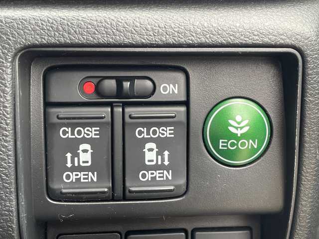 ホンダ オデッセイ アブソルート 沖縄県 2015(平27)年 11.7万km クリスタルブラックパール 純正ナビ　/CD/DVD/BT/フルセグ/フリップダウンモニター　/バックカメラ　/両側パワースライドドア　/クルーズコントロール　/ＬＥＤヘッドライト　/ハーフレザーシート　/社外アルミホイール/ステアリングスイッチ/アイドリングストップ/デジタルインナーミラー/電動格納ミラー/オートライト/スマートキー/ETC